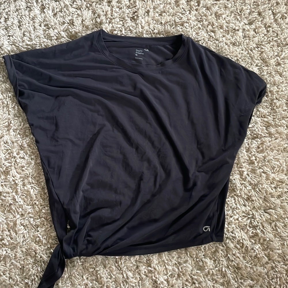 Gap fit shirt size medium